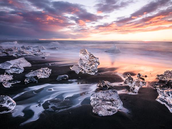 Midnight sun photography holiday in Iceland