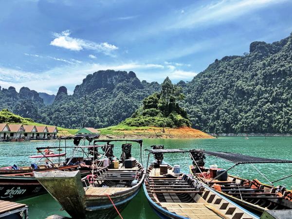 Family adventure vacation in Thailand